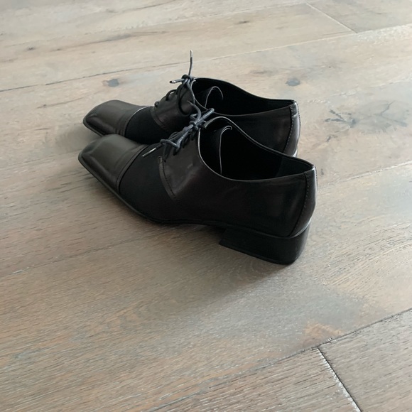 Linea Paolo Women’s satin and leather oxfords - Picture 4 of 8